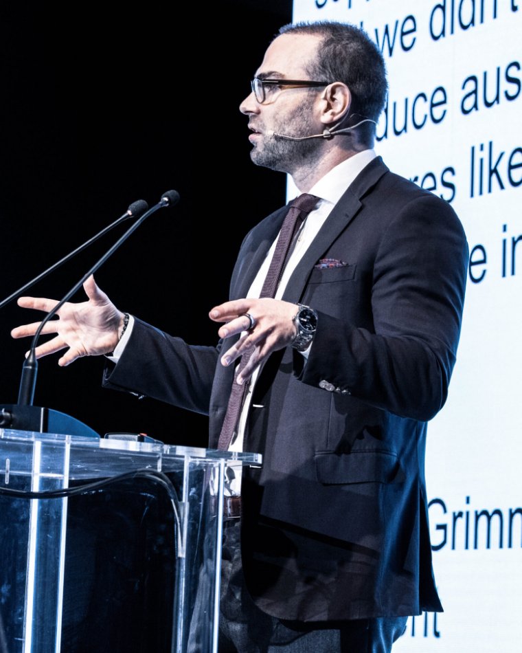 Professor David Stuckler lecturing